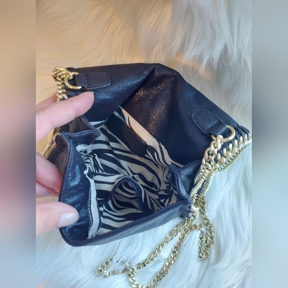 Steve Madden black cross body clutch with gold chain trip - Picture 5 of 7